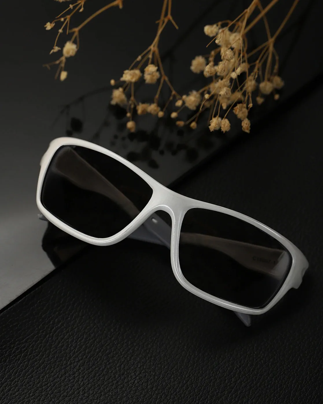 Carlton London Mirrored Lens  White Rectangle Sunglasses With Uv Protected Lens For Boy