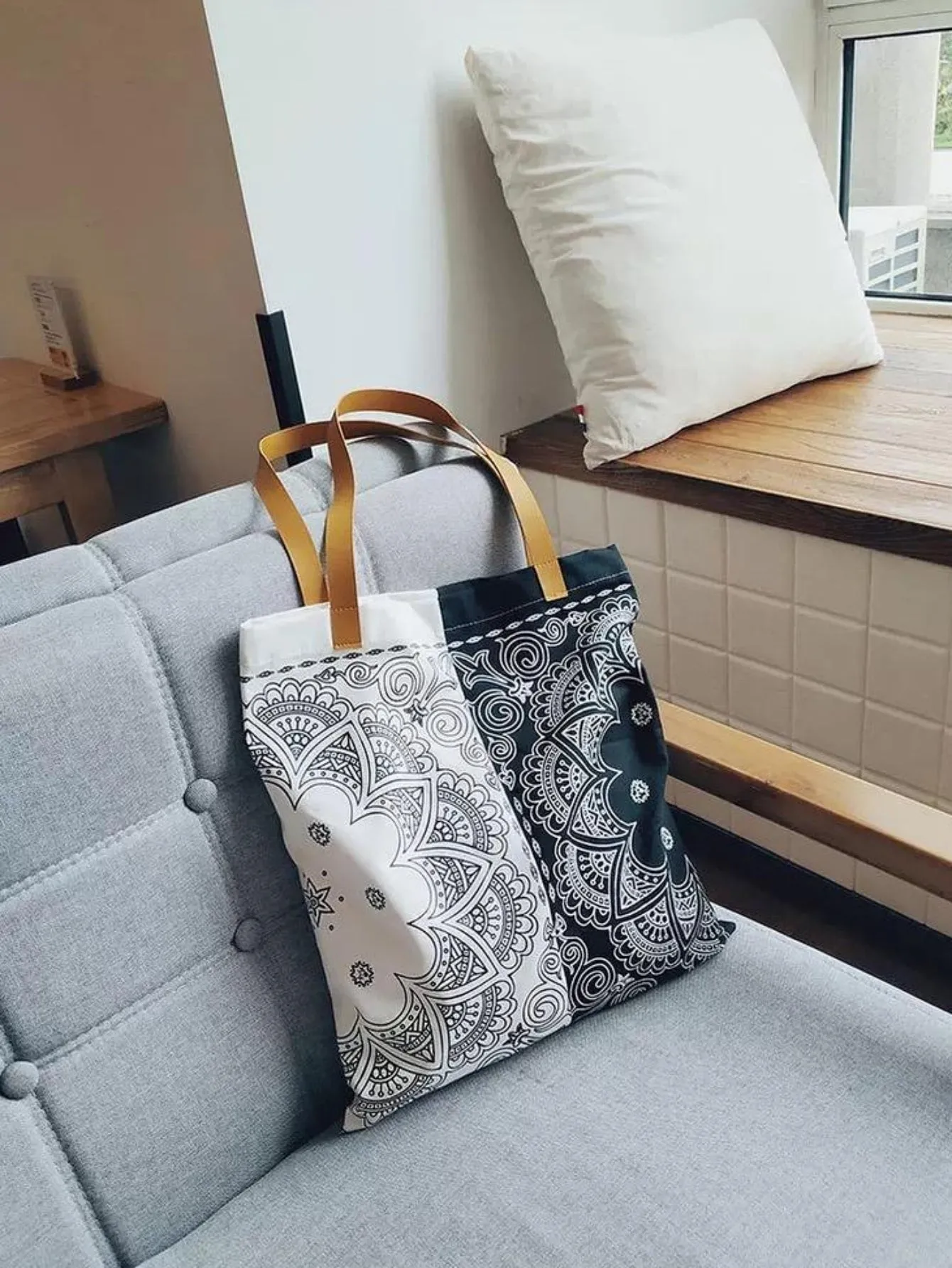 Floral Graphic Shopper Bag